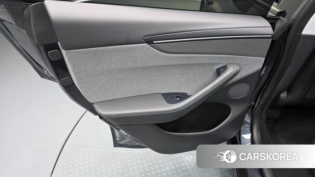 Tesla Model Y id 4752689 из Кореи 17