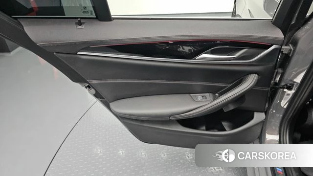 BMW 5 Series (G30) id 4377170 из Кореи 17