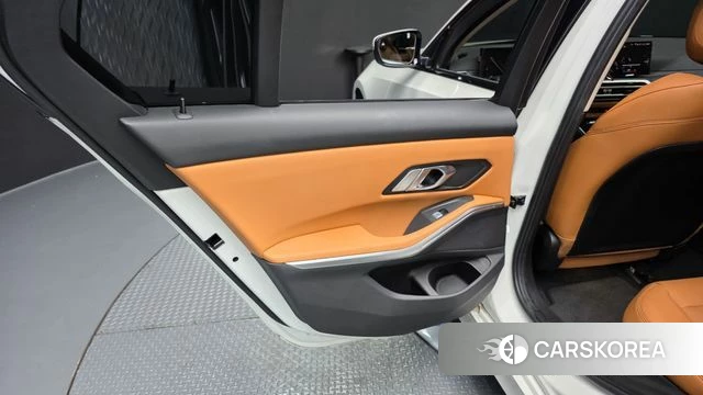 BMW 3 Series (G20) id 4292319 из Кореи 17