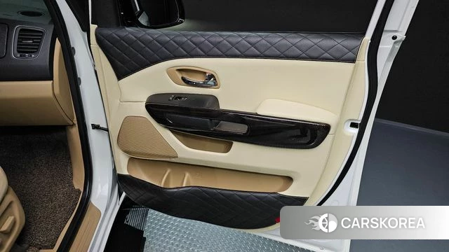 Kia The New Carnival id 4937100 из Кореи 17