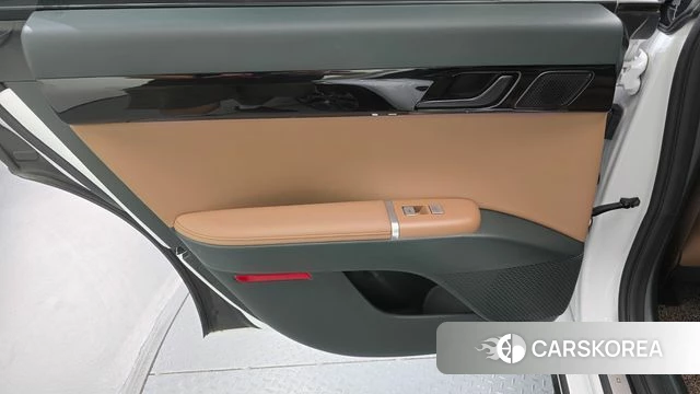 Hyundai Grandeur (GN7) id 4853952 из Кореи 17