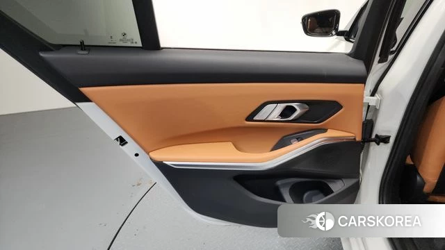 BMW 3 Series (G20) id 4267393 из Кореи 17