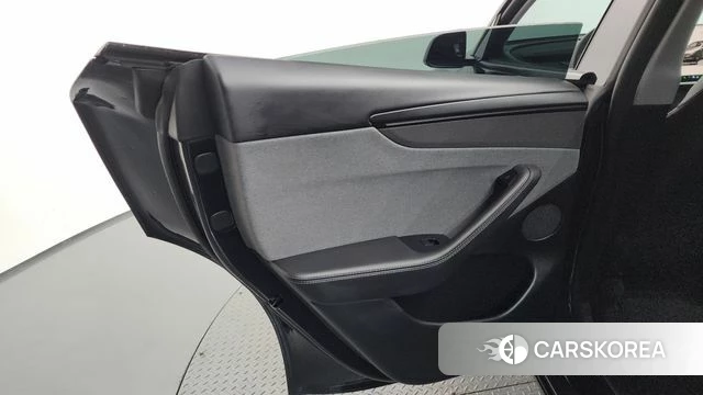Tesla Model Y id 4499416 из Кореи 17