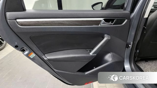 Volkswagen The New Passat id 4295008 из Кореи 17