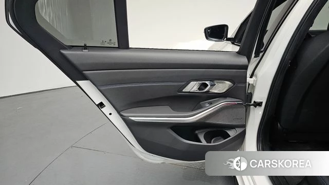 BMW 3 Series (G20) id 4768927 из Кореи 17