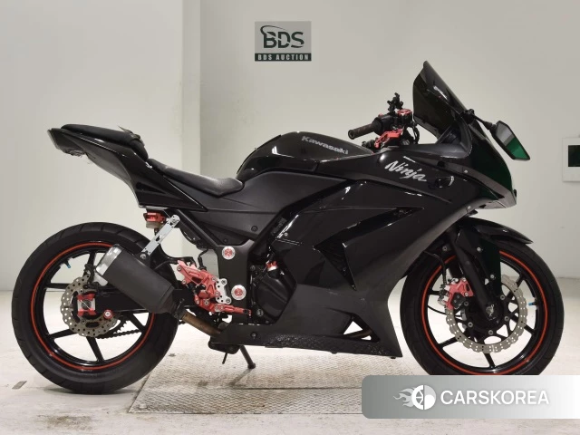 Проданный Kawasaki NINJA 400R 2011 из Японии