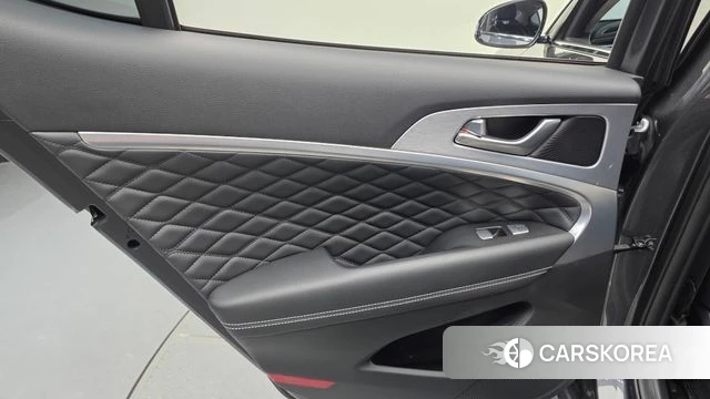 Genesis G70 id 4294900 из Кореи 17