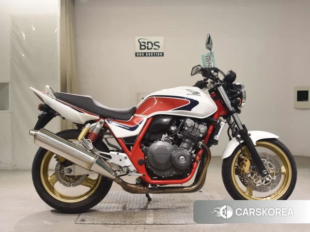 Проданный Honda CB400SF 2011 из Японии