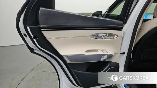 Genesis GV70 id 4602767 из Кореи 17