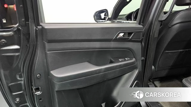 Ssangyong The New Rexton Sports Cannes id 4201999 из Кореи 17