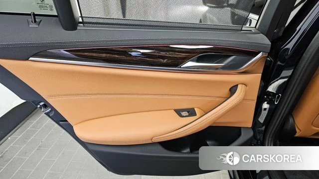 BMW 5 Series (G30) id 4202142 из Кореи 17