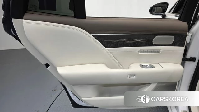 Genesis G90 (RS4) id 4315689 из Кореи 17