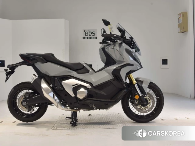 Проданный Honda X-ADV 750 2023 из Японии, фото 2