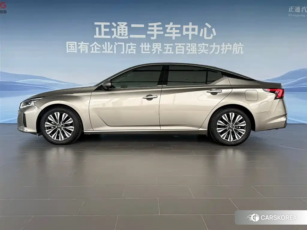 Nissan Altima id 4545991 из Китая 17