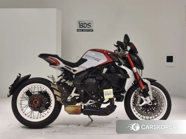 Проданный MV AGUSTA BRUTALE DRAGSTER 800 RR id 4177268 из Японии