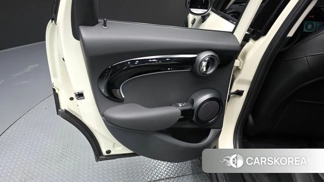 Mini Cooper S id 4750386 из Кореи 17