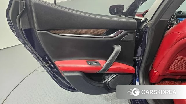 Maserati Ghibli id 4713243 из Кореи 17