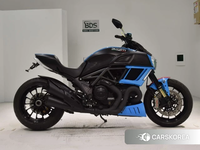 Проданный Ducati DIAVEL 2014 из Японии