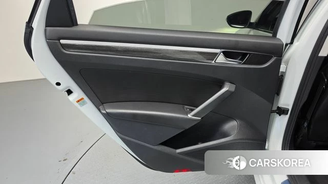 Volkswagen The New Passat id 4770635 из Кореи 17