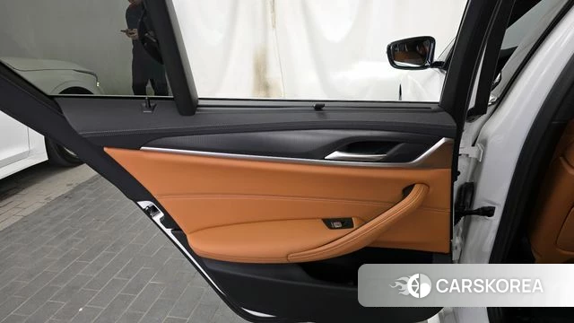BMW 5 Series (G30) id 4408753 из Кореи 17