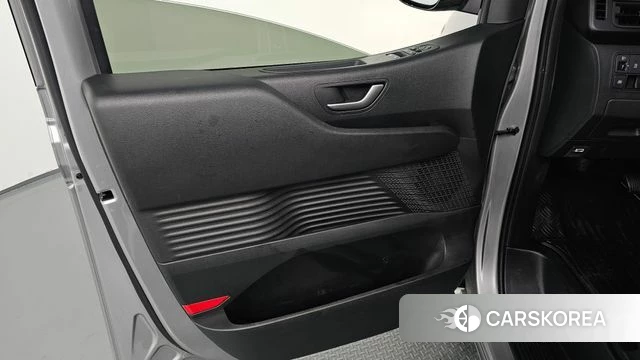Hyundai Staria id 4892871 из Кореи 17