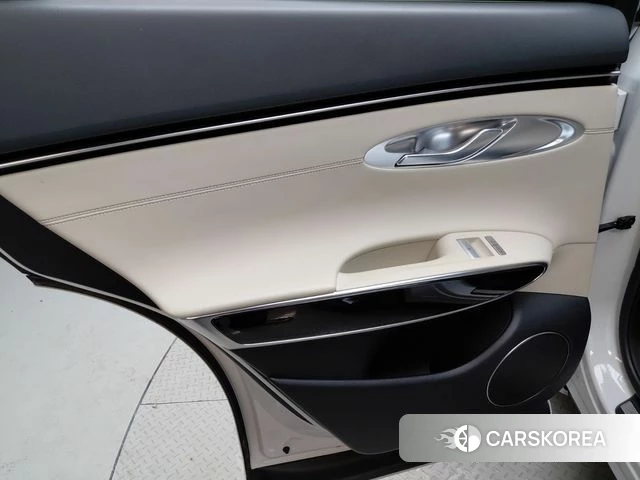 Genesis GV70 id 4778960 из Кореи 17