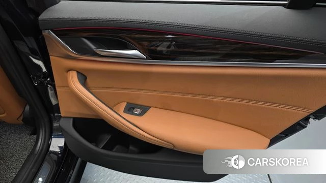 BMW 5 Series (G30) id 4355913 из Кореи 17
