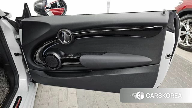 Mini Cooper S id 4231654 из Кореи 17