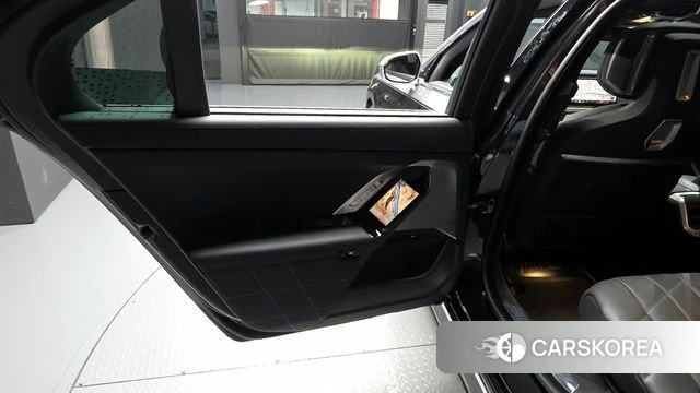 BMW 7 Series (G70) id 4223108 из Кореи 17