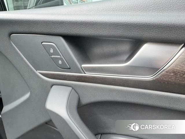 Audi Q5L id 4240112 из Китая 17