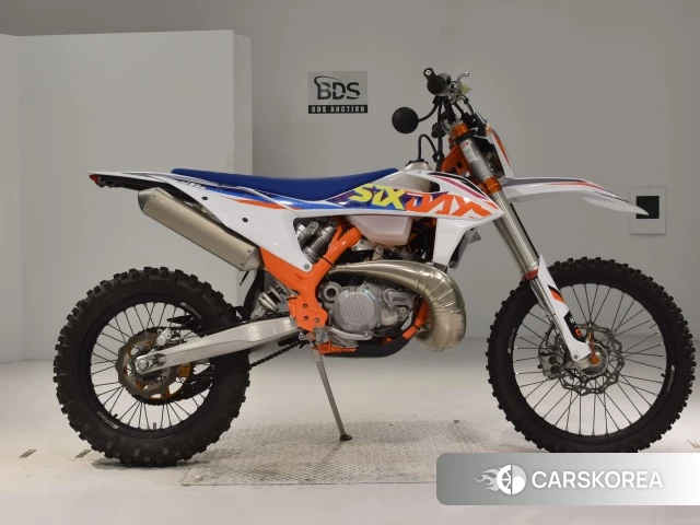 Проданный KTM 250 EXC-F SIX DAYS 2022 из Японии, фото 2