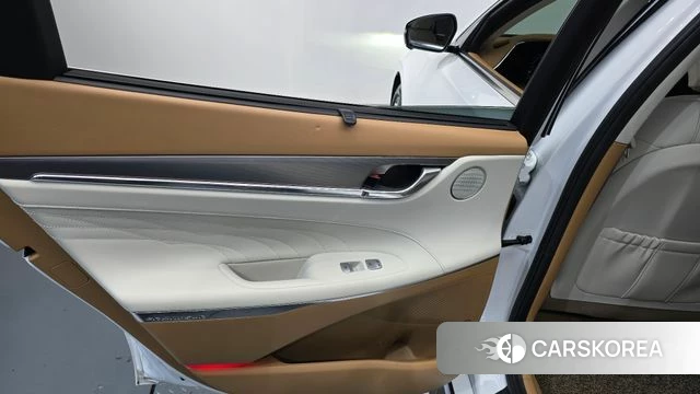 Hyundai The New Grandeur IG Hybrid id 4470655 из Кореи 17