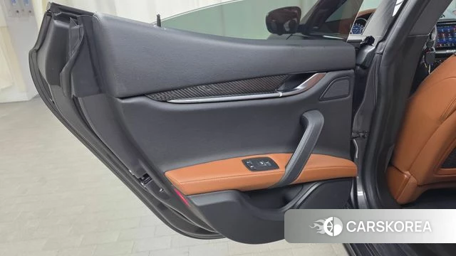 Maserati Ghibli id 4377535 из Кореи 17