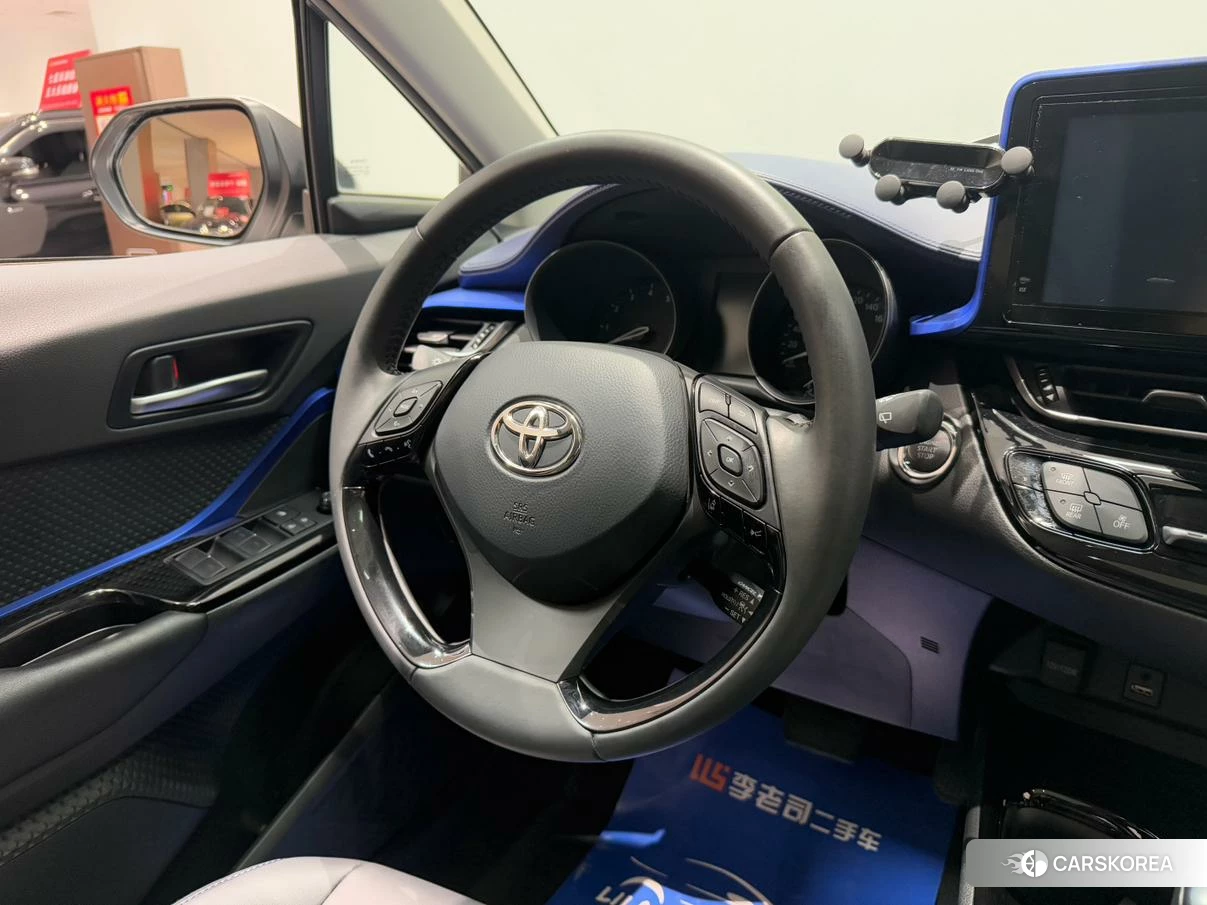 Toyota C-HR id 4454740 из Китая 17