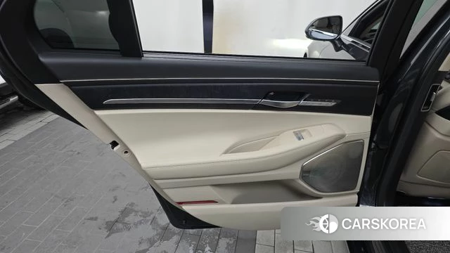 Genesis G90 id 4594980 из Кореи 17
