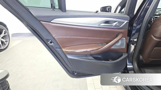 BMW 5 Series (G30) id 4900927 из Кореи 17
