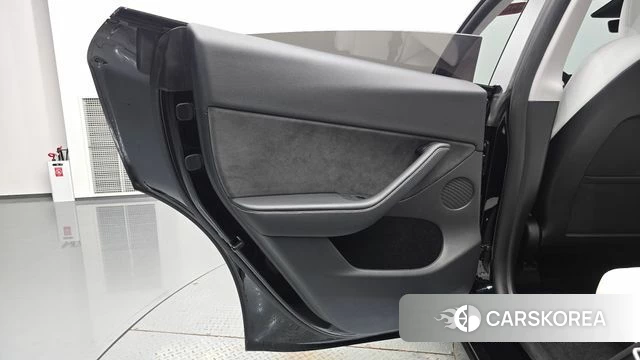 Tesla Model Y id 4516620 из Кореи 17