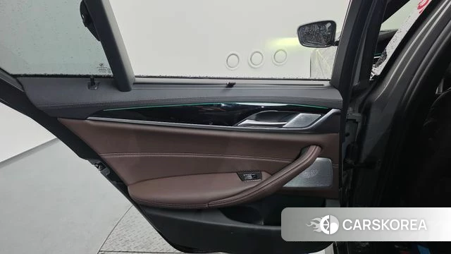 BMW 5 Series (G30) id 4754310 из Кореи 17