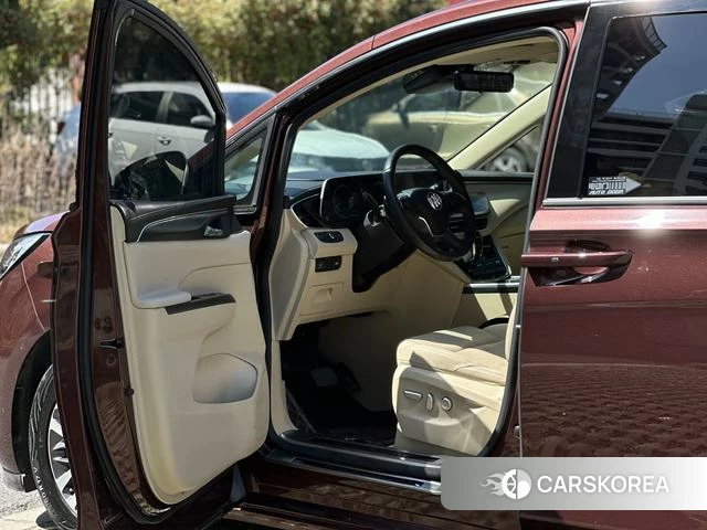 Buick GL8 id 4239868 из Китая 17