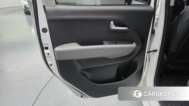 Kia The New Kia Ray EV id 4591235 из Кореи 17