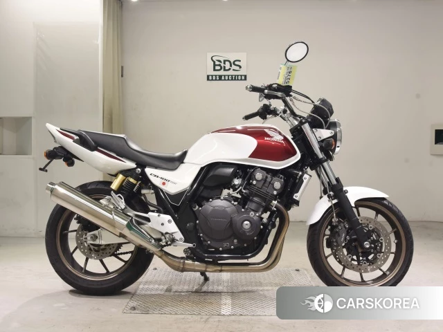 Проданный Honda CB400SF 2018 из Японии