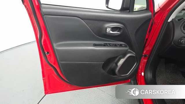 Jeep Renegade id 4609491 из Кореи 17