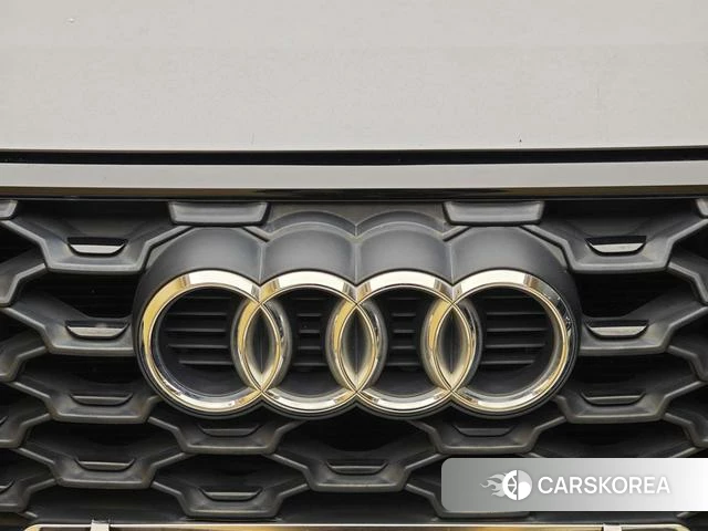 Audi Q3 Sportback id 4298529 из Китая 17