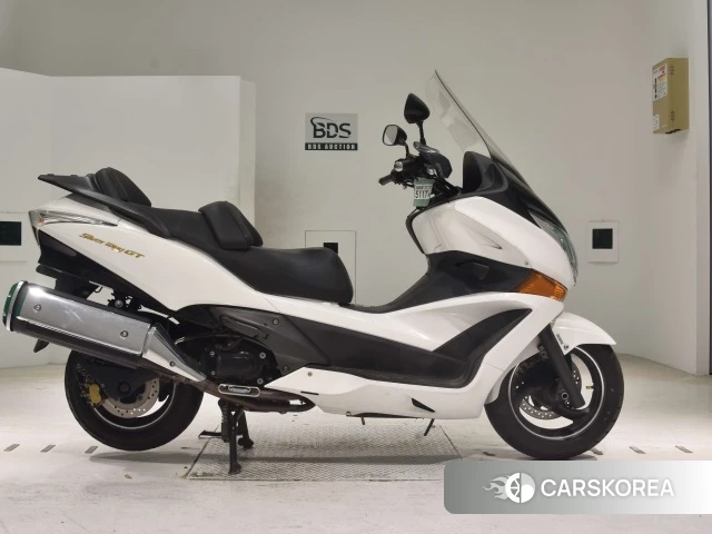 Проданный Honda SILVER WING 600 GT ABS 2010 из Японии