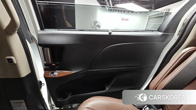 Toyota Sienna id 4543738 из Кореи 17