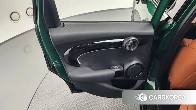 Mini Cooper S id 4494837 из Кореи 17