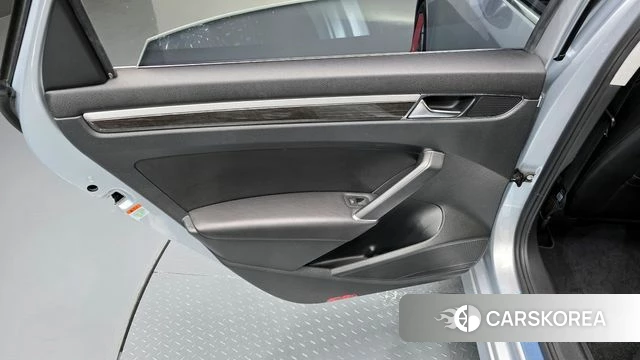 Volkswagen The New Passat id 4285953 из Кореи 17
