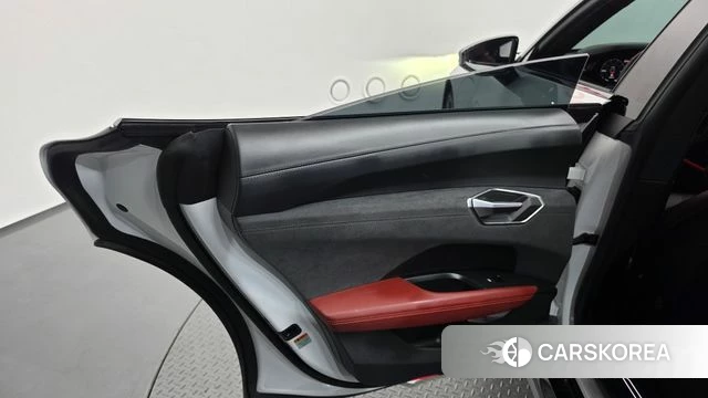 Audi e-Tron GT id 4842517 из Кореи 17
