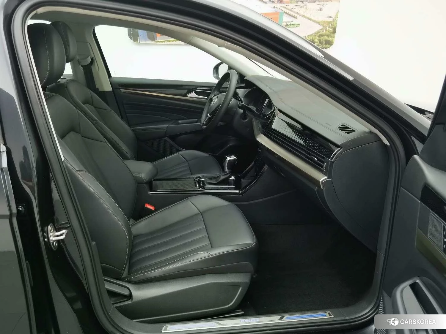 Volkswagen Passat PHEV id 4487216 из Китая 17