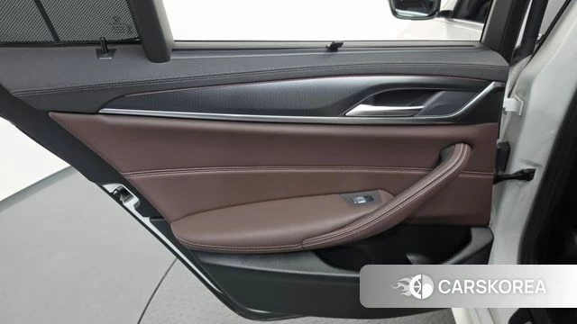 BMW 5 Series (G30) id 4730565 из Кореи 17